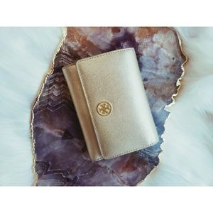 Tory Burch Robinson Foldable Medium Wallet